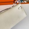 Hermes Kelly Cut Handmade Bag in Craie Epsom Calfskin - Image 4