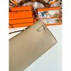 Hermes Kelly Cut Handmade Bag in Tourterelle Epsom Calfskin - Image 3