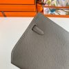 Hermes Kelly Depeches 25 Pouch in Etain Epsom Calfskin - Image 5