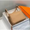 Hermes Lindy 26cm Bag In Chai Clemence Leather - Image 4