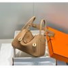 Hermes Lindy 26cm Bag In Chai Clemence Leather - Image 2