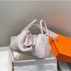 Hermes Lindy 30cm Bag In Mauve Pale Clemence Leather - Image 4